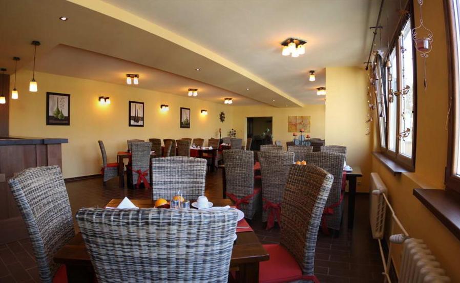 Relax Inn Soporna Exterior foto