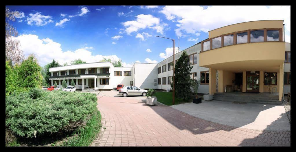 Relax Inn Soporna Exterior foto